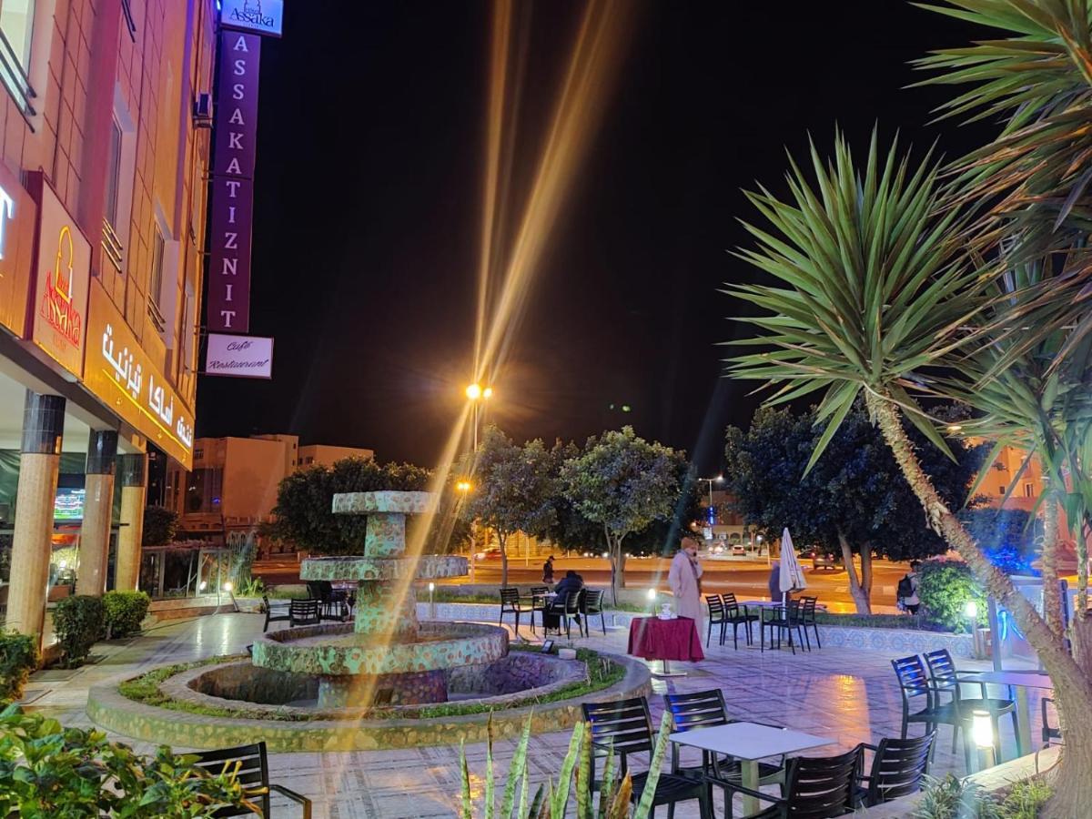 Hotel Cafe Restaurant Assaka ทิซนิท ภายนอก รูปภาพ
