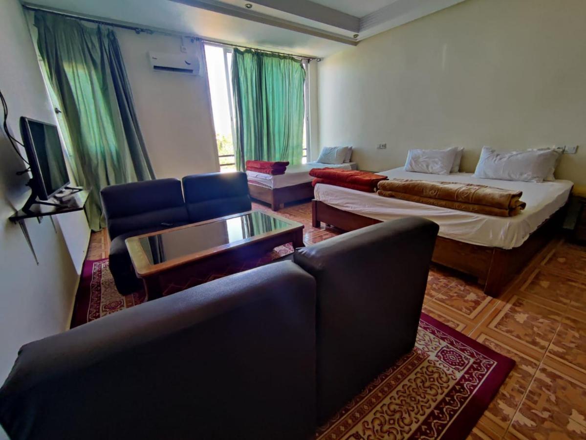 Hotel Cafe Restaurant Assaka ทิซนิท ภายนอก รูปภาพ
